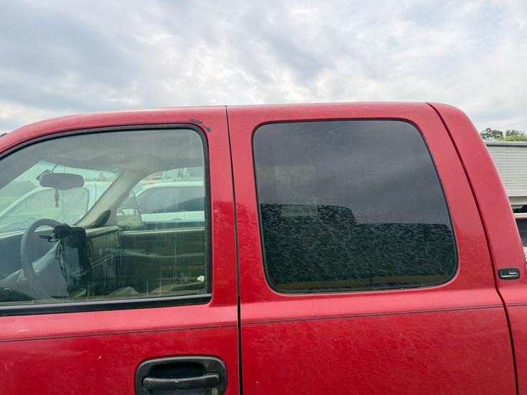 2002-chevrolet-silverado-2500hd-image-22
