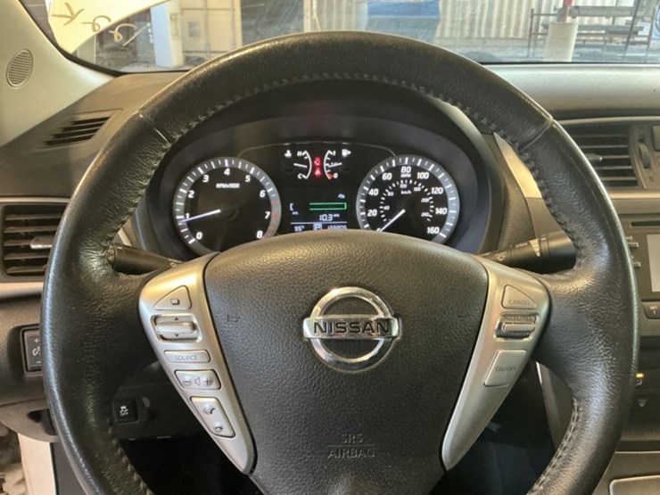 2013-nissan-sentra-sdn-image-15