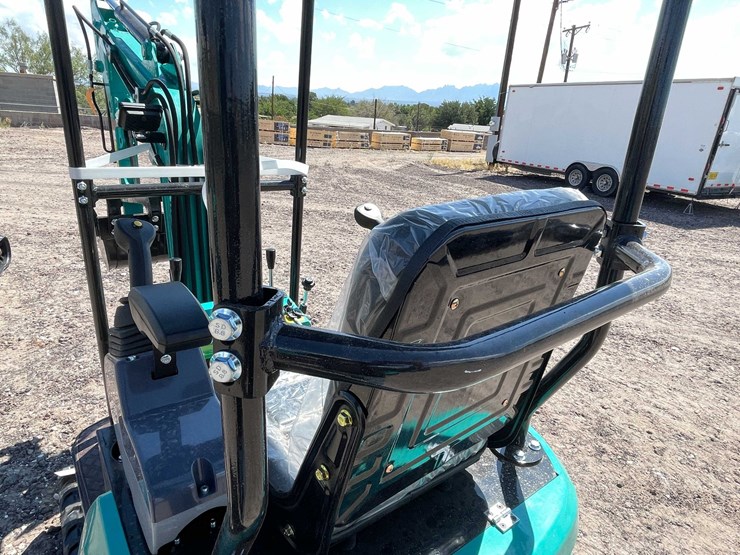 #2457-•-2026-cfg-kt13r-mini-excavator-image-26