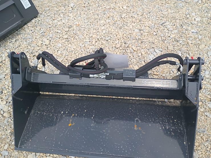 #l73-058-•-wolverine-4-in-1-bucket-mini-skid-steer-attachment-image-8