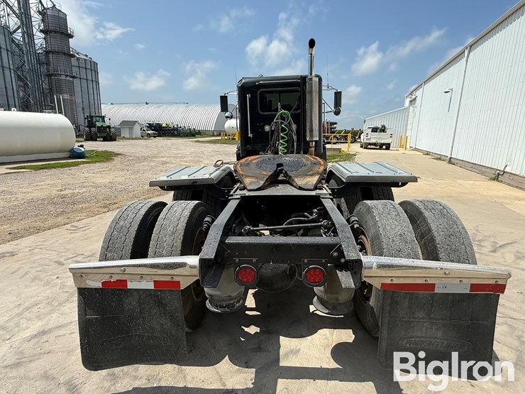 1999-freightliner-fld120-image-6