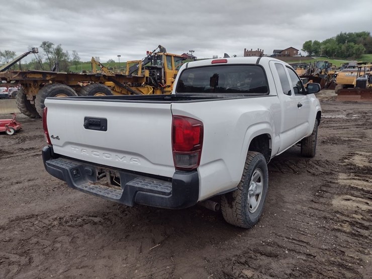 18-toyota-truck^title^-(qea-4649)-image-32