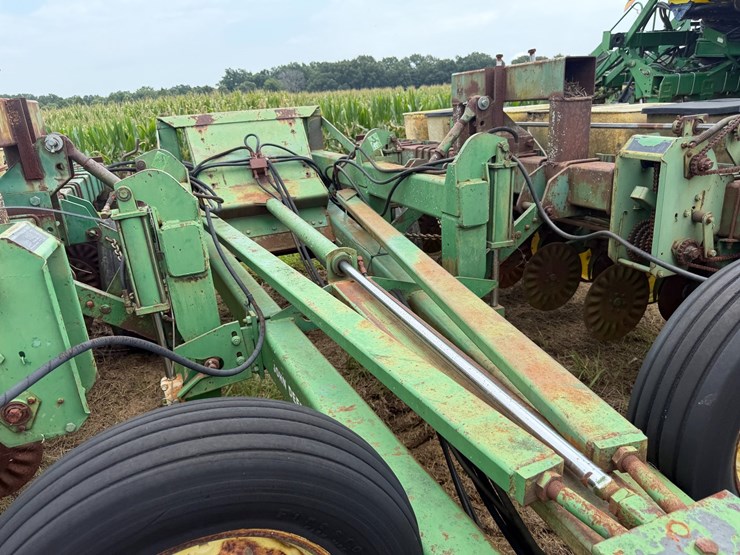 john-deere-530-image-49
