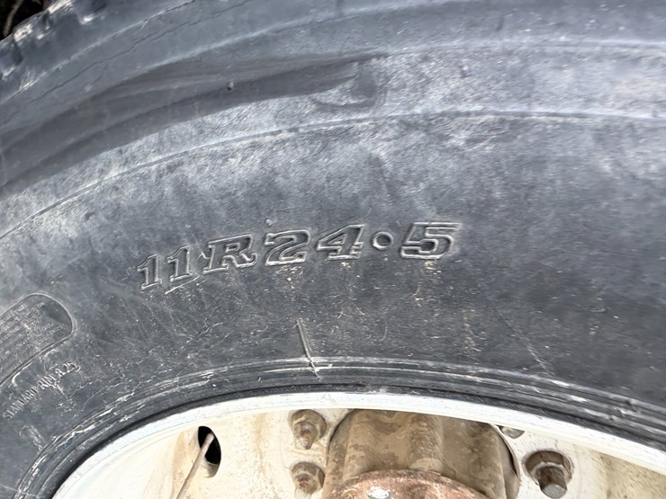 1989-peterbilt-379-image-5