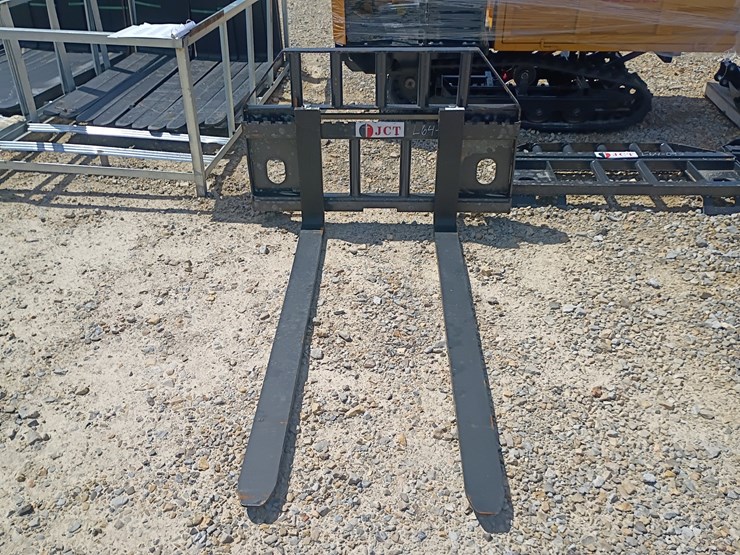 #l64-086-•-jct-pallet-fork-skid-steer-attachment-image-1