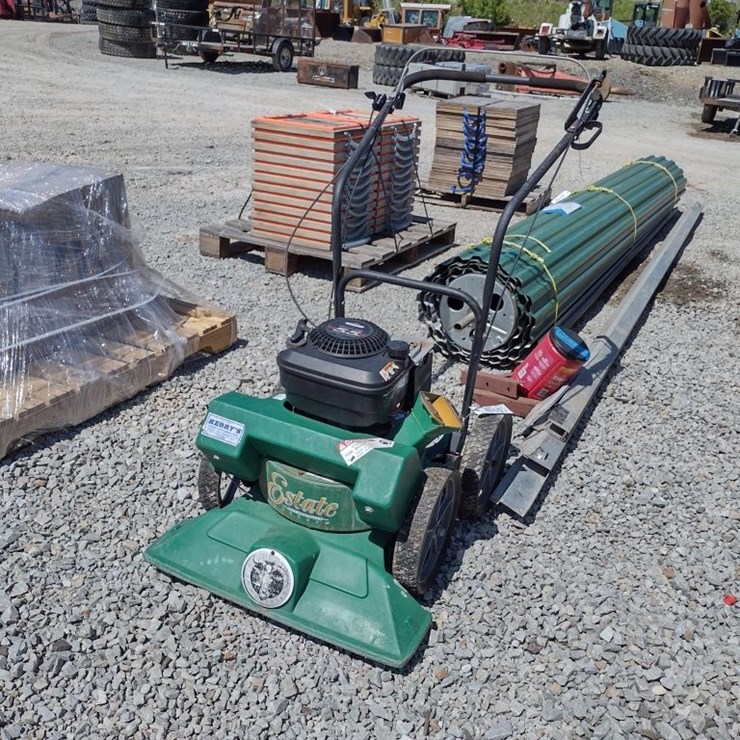 Billy Goat Vacuum Walk Behind Chipper Shredder (QEA 4715)