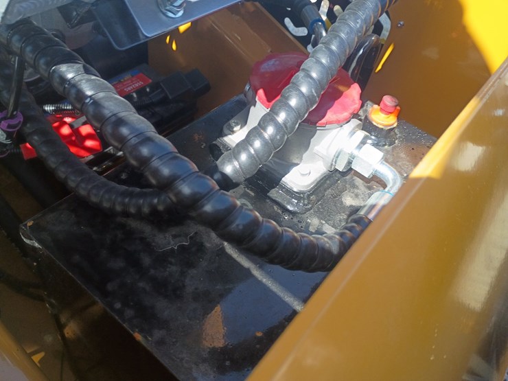 #l66-012-•-2026-agt-mx-crt23-mini-skid-steer-image-16