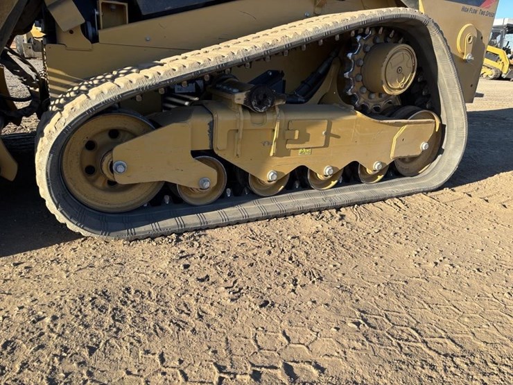 2018-caterpillar-259d-image-16