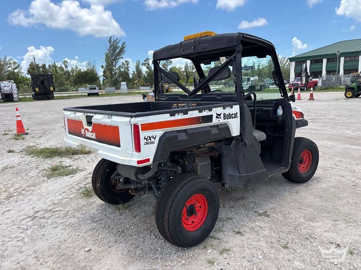 2021-bobcat-uv34-image-3