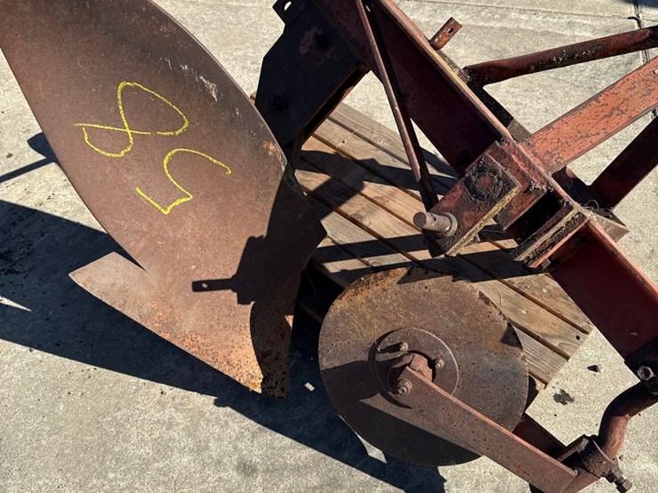 #58-•-single-bottom-plow-with-three-point-image-3