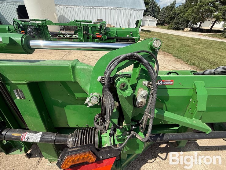 2022-john-deere-c12f-image-12