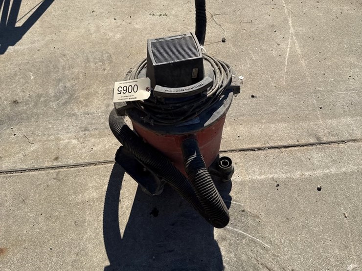 #65-•-craftsman-8-gallon-wet,-dry-vac-image-3