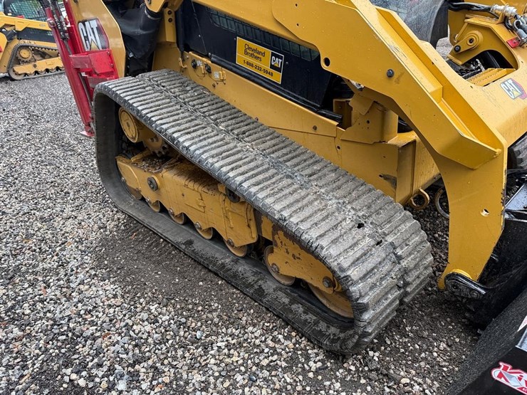 2020-caterpillar-299d3-image-12