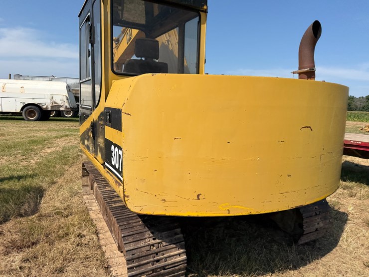 caterpillar-307-image-27