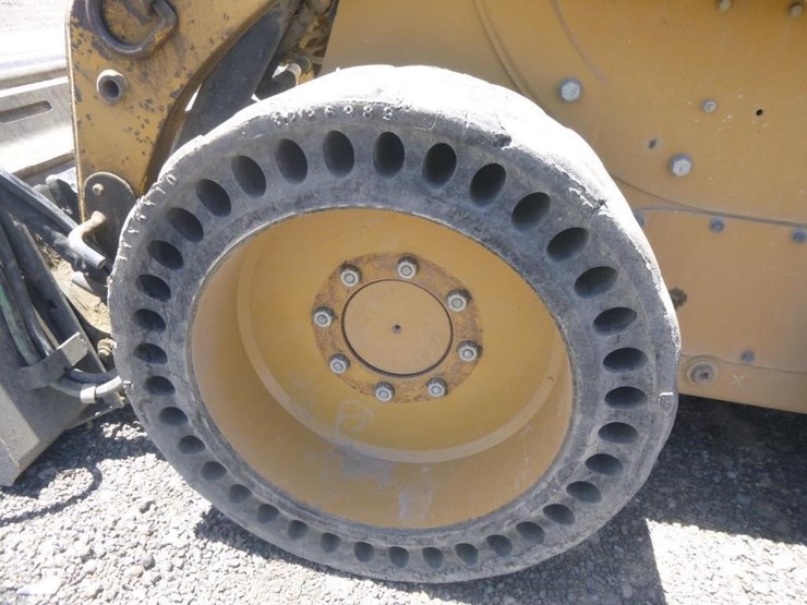 2012-caterpillar-226b3-image-26