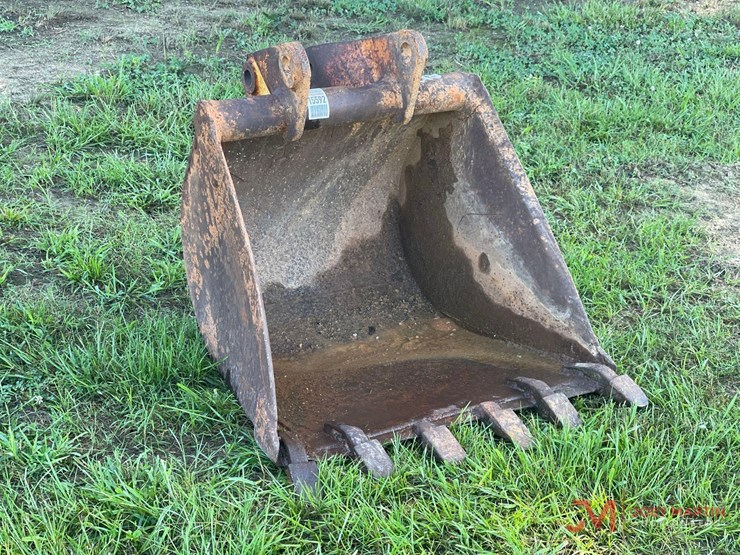 28"-tooth-excavator-bucket-image-1