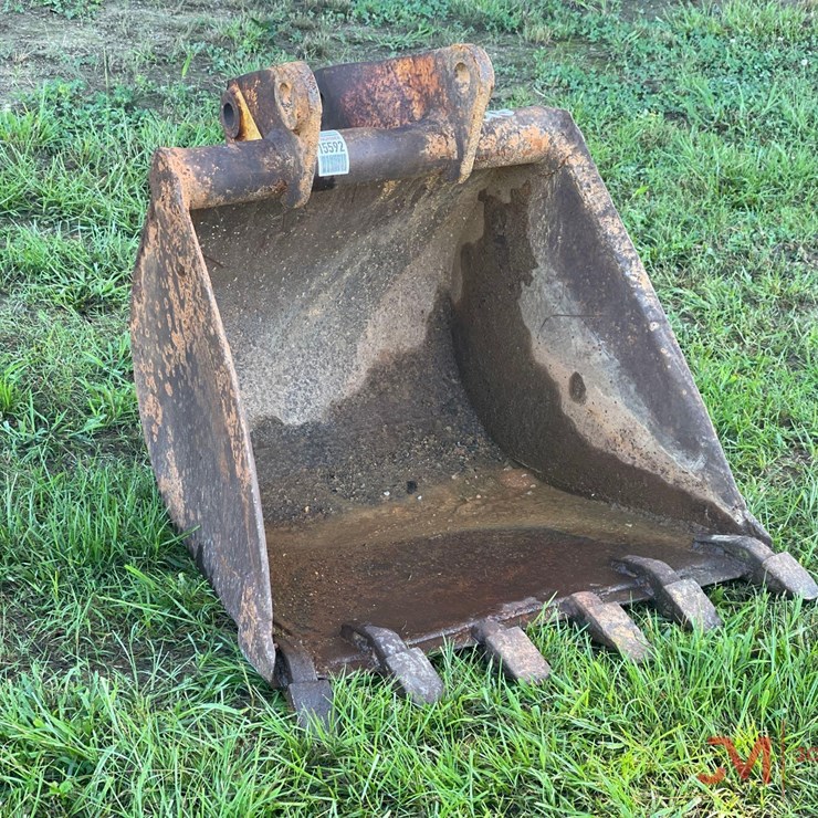 28" TOOTH EXCAVATOR BUCKET