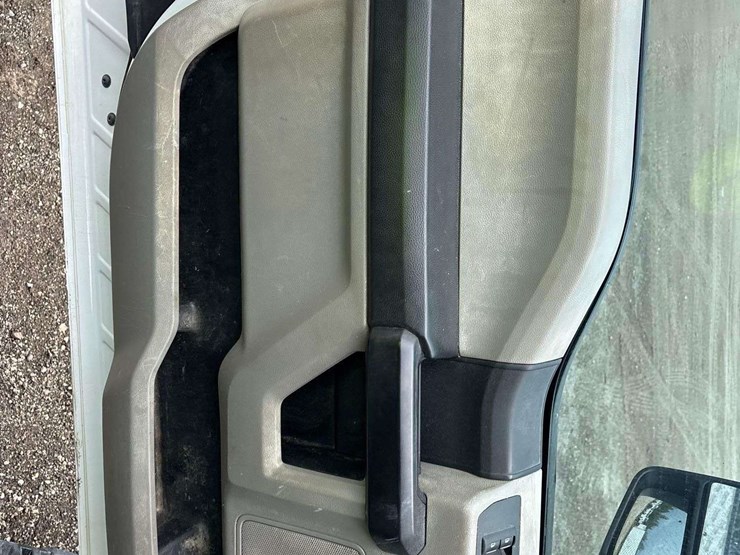 2018-ford-f250-image-15