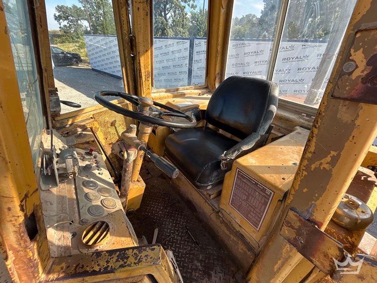 1981-caterpillar-920-image-10