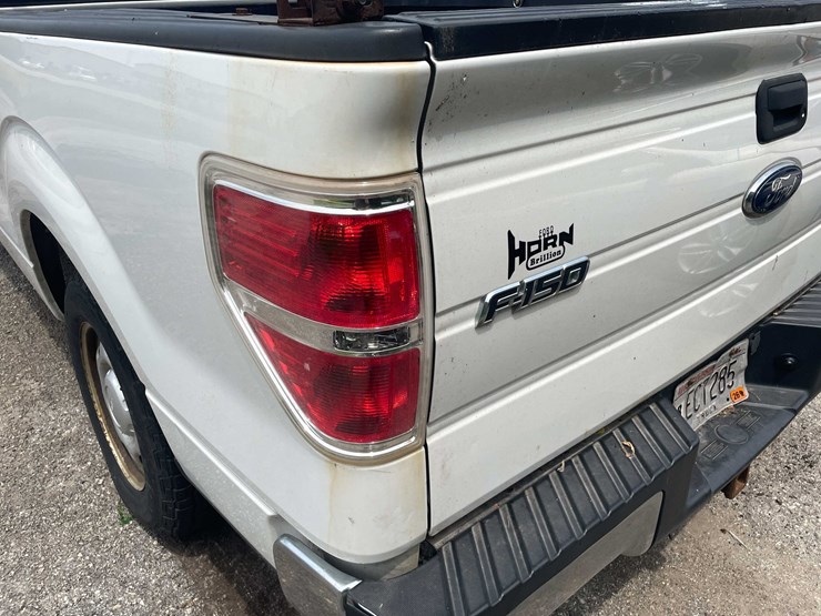 2014-ford-f150-xl-image-31