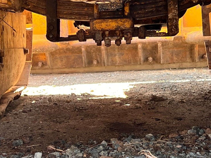 caterpillar-d2-image-31