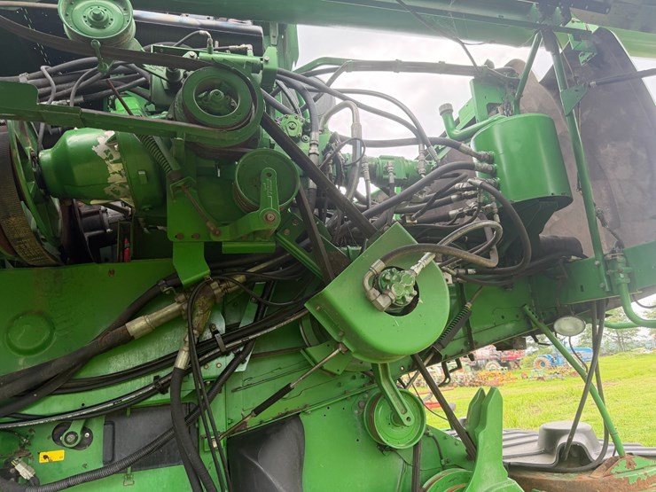 2011-john-deere-9770-sts-image-47