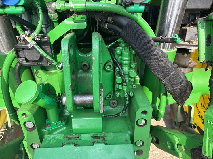 john-deere-6125m-image-11