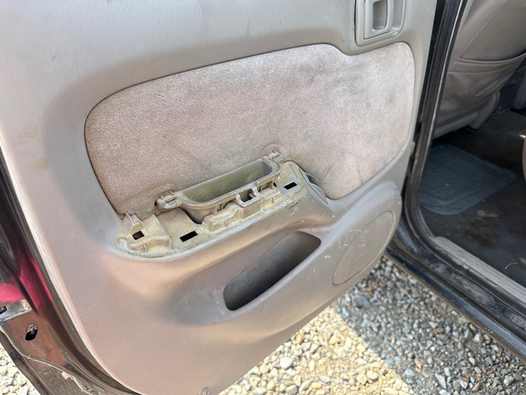 2003-toyota-tacoma-image-16
