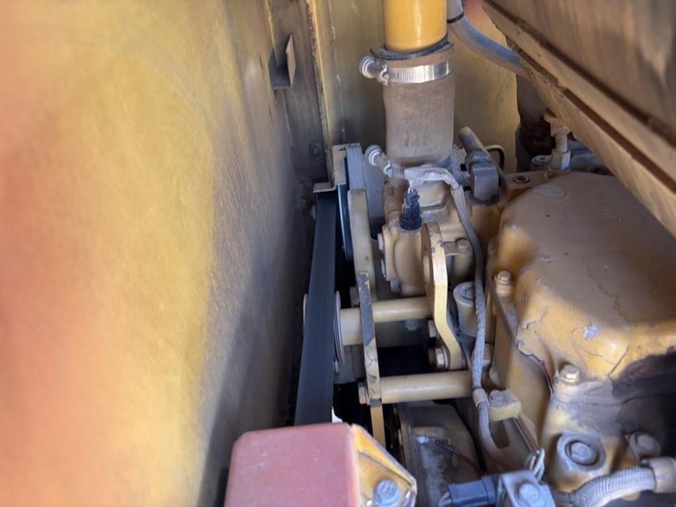 2005-caterpillar-143h-image-59