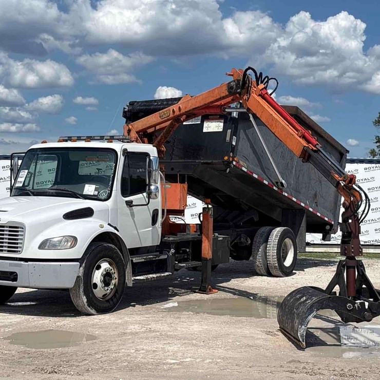 2014 FREIGHTLINER M2 106