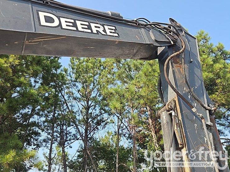 2018-deere-130g-image-30