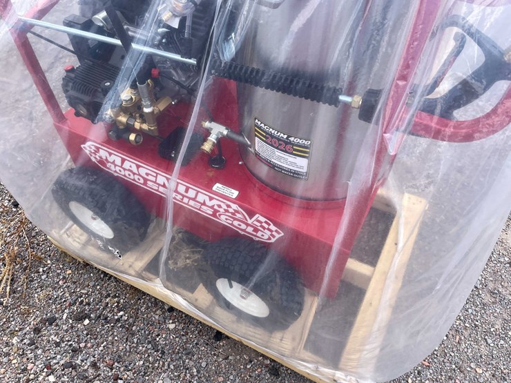 #2201-•-magnum-4000-gold-power-washer-image-7