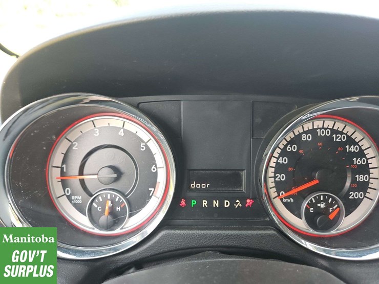 2013-dodge-grand-caravan-sxt-image-33