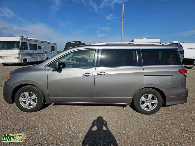 2013-nissan-quest-image-6