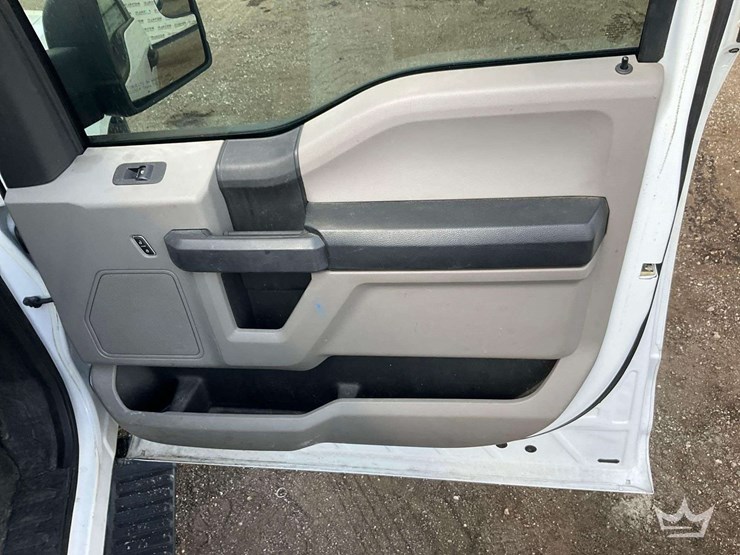 2017-ford-f150-image-24