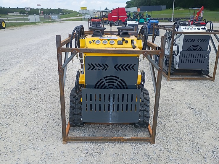 #l63-013-•-2026-zjg-380-mini-skid-steer-image-3