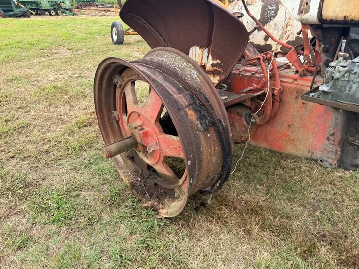 j-i-case-701-image-11