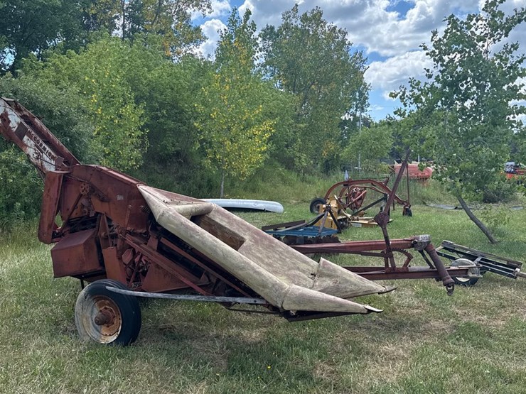 #420-•-mccormick-corn-picker-image-4