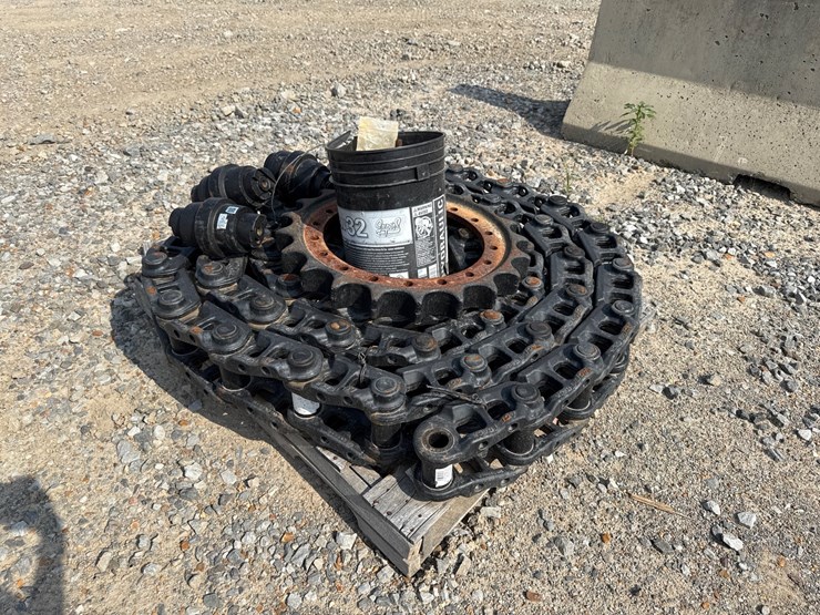 #43039-•-ace-pc200-lp-190km49-excavator-track-chain,-sprocket,-rollers-inv#-43049-image-1