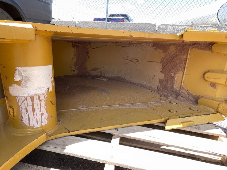 #2204-•-excavator-bucket-image-14