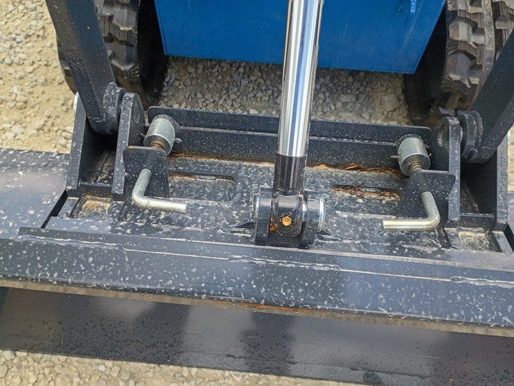 #l63-007-•-2026-zjg-380-mini-skid-steer-image-17