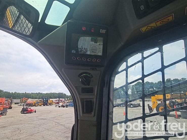 2020-caterpillar-279d3-image-35