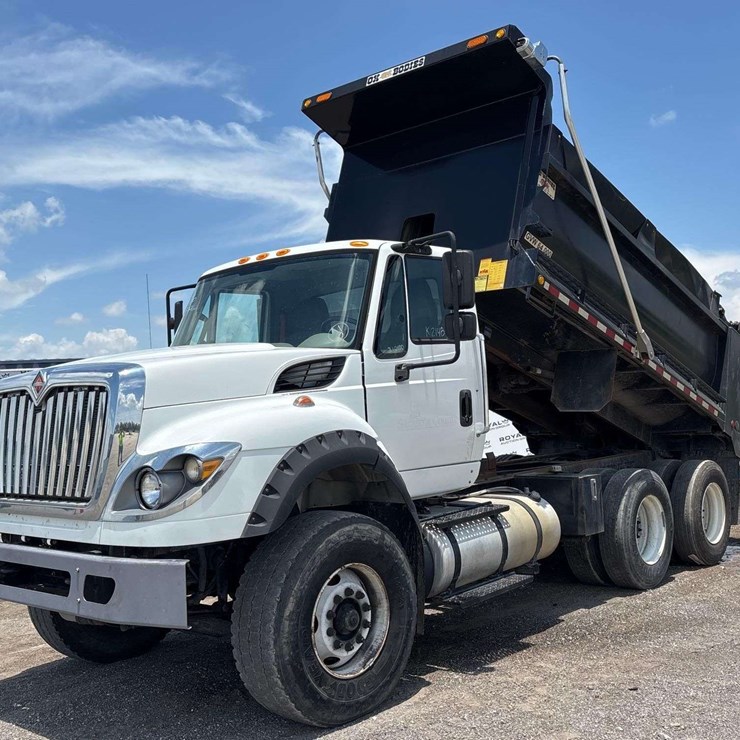 2016 INTERNATIONAL WORKSTAR 7600