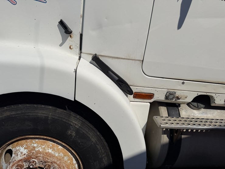 #52620-•-1990-whitegmc-wia-areo-series-sleeper-t/a-truck-tractor-4v1wdbjf3ln629984-inv#52620-image-37