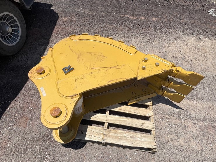 #2204-•-excavator-bucket-image-13
