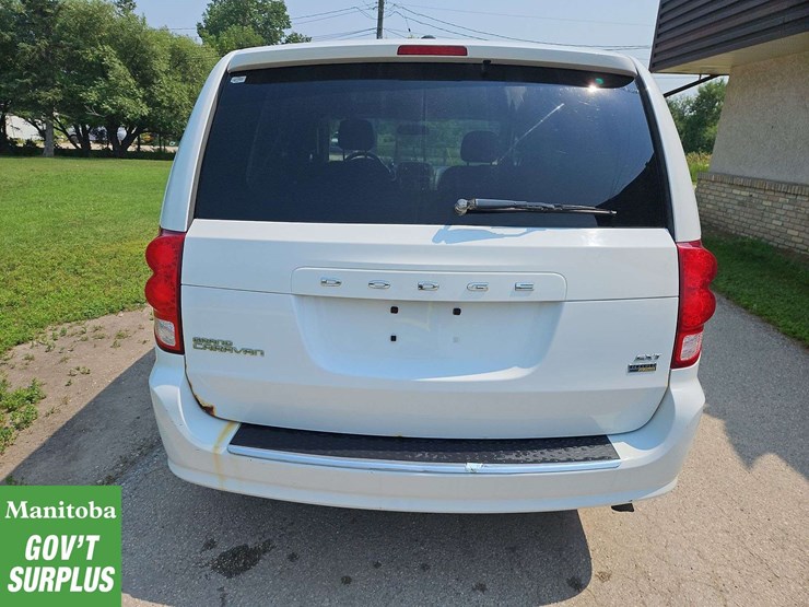 2014-dodge-grand-caravan-image-8