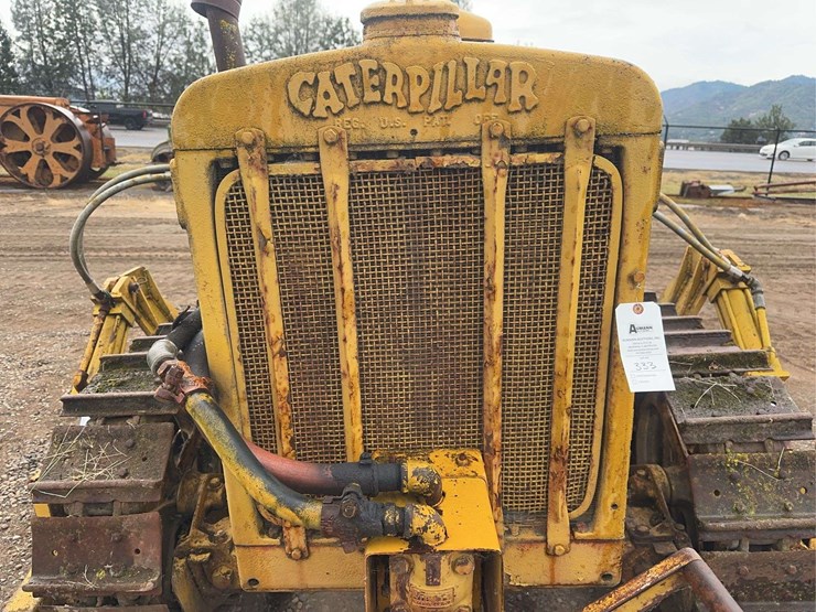 caterpillar-fifteen-image-41