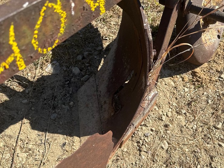 #404-•-antique-two-bottom-plow-image-5