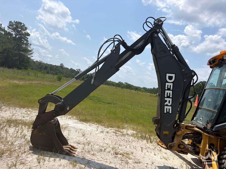 2017-deere-310l-image-26