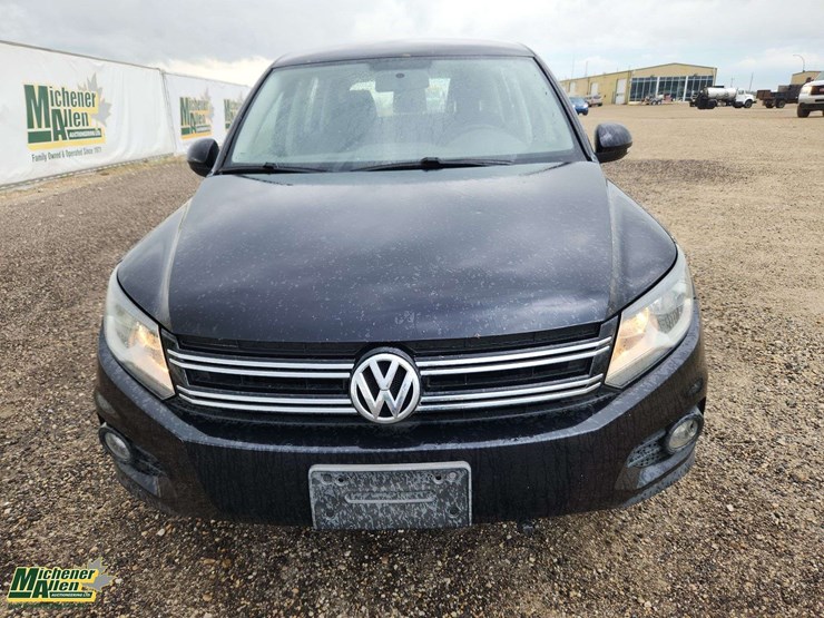 2012-volkswagen-tiguan-image-23